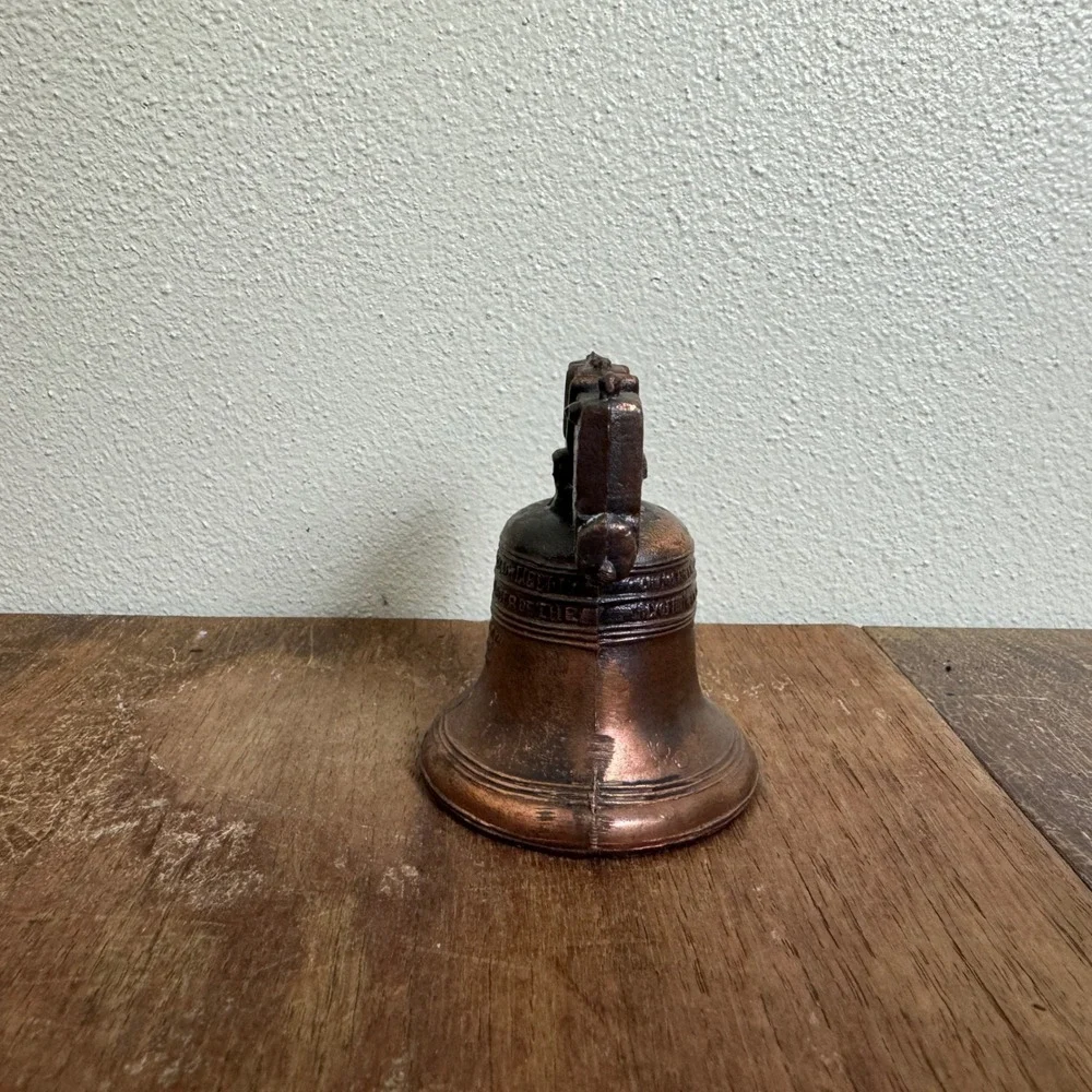 Liberty Bell Philadelphia PA Copper Tone Metal‎ Tourist Souvenir Keepsake